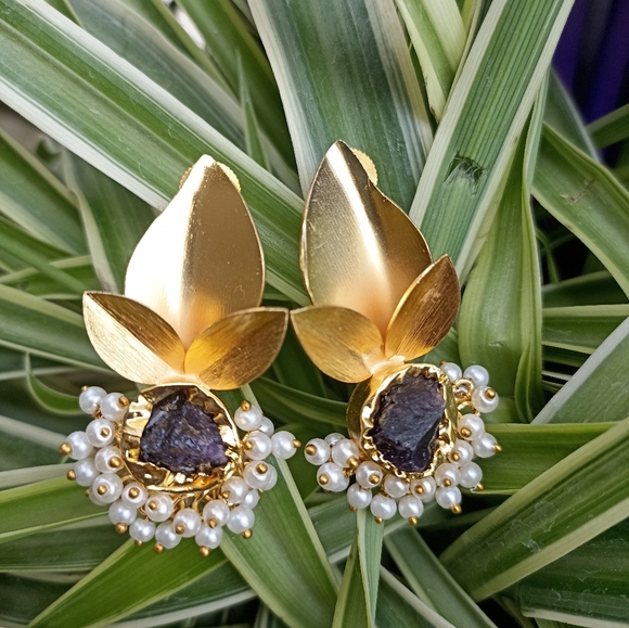 Very pretty handmade gold platted stone studded earrings - Picture 3 of 13